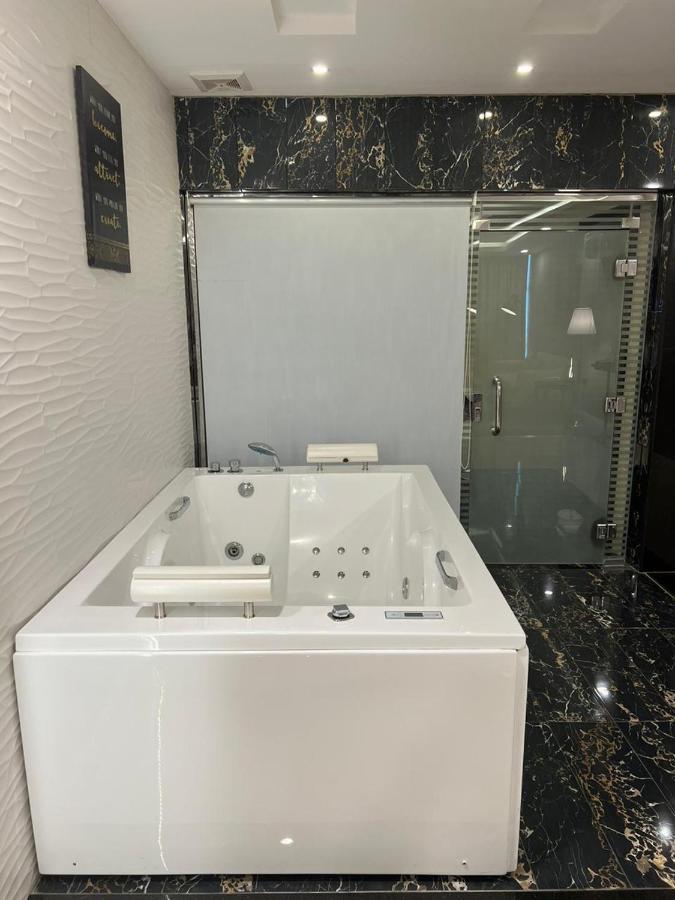Remaz Suites Hotel Jubail Экстерьер фото