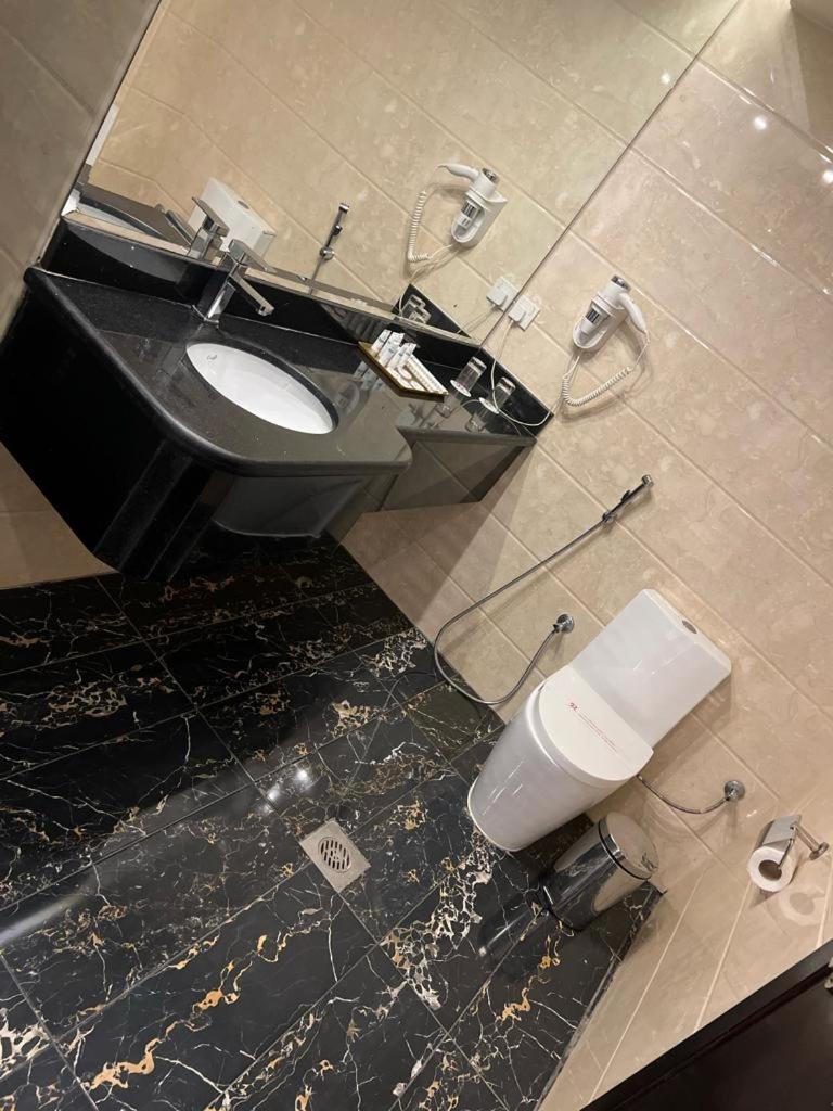 Remaz Suites Hotel Jubail Экстерьер фото