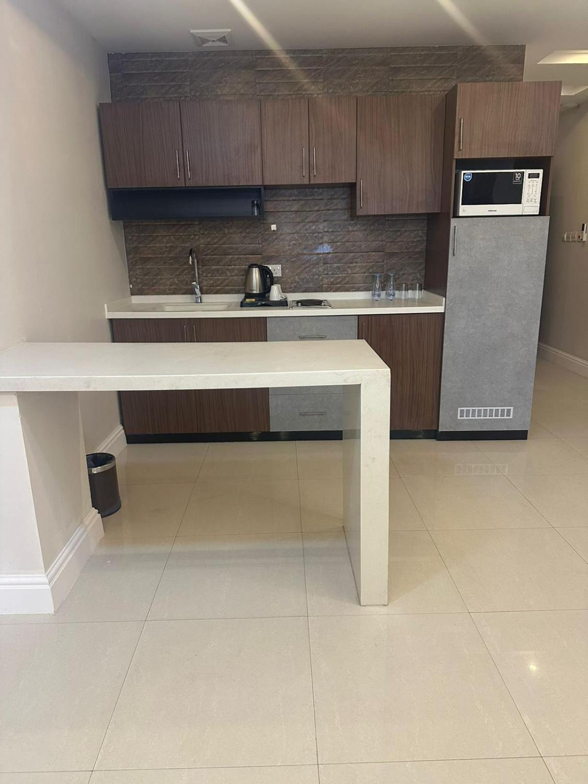 Remaz Suites Hotel Jubail Экстерьер фото